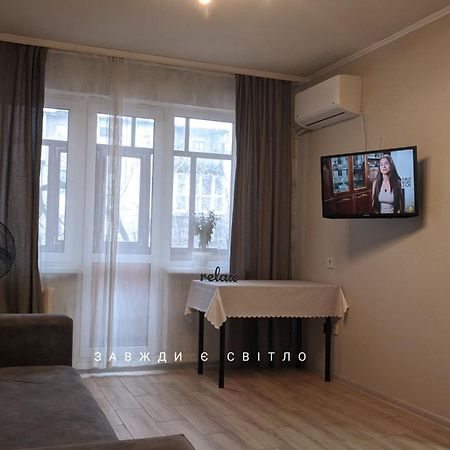 Apartment Near City Center On Peremohy Avenue 46 Tsjernihiv Eksteriør bilde