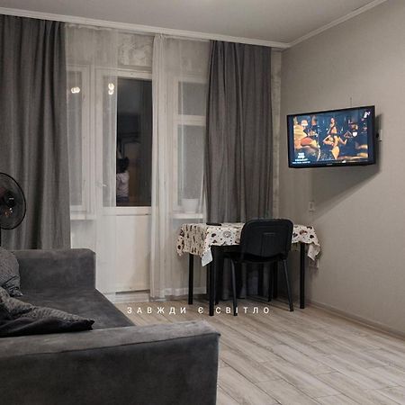 Apartment Near City Center On Peremohy Avenue 46 Tsjernihiv Eksteriør bilde