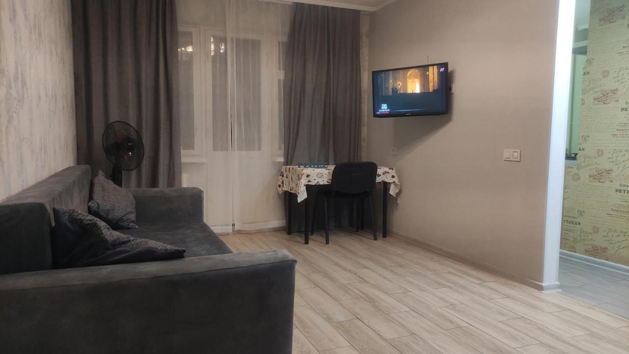 Apartment Near City Center On Peremohy Avenue 46 Tsjernihiv Eksteriør bilde