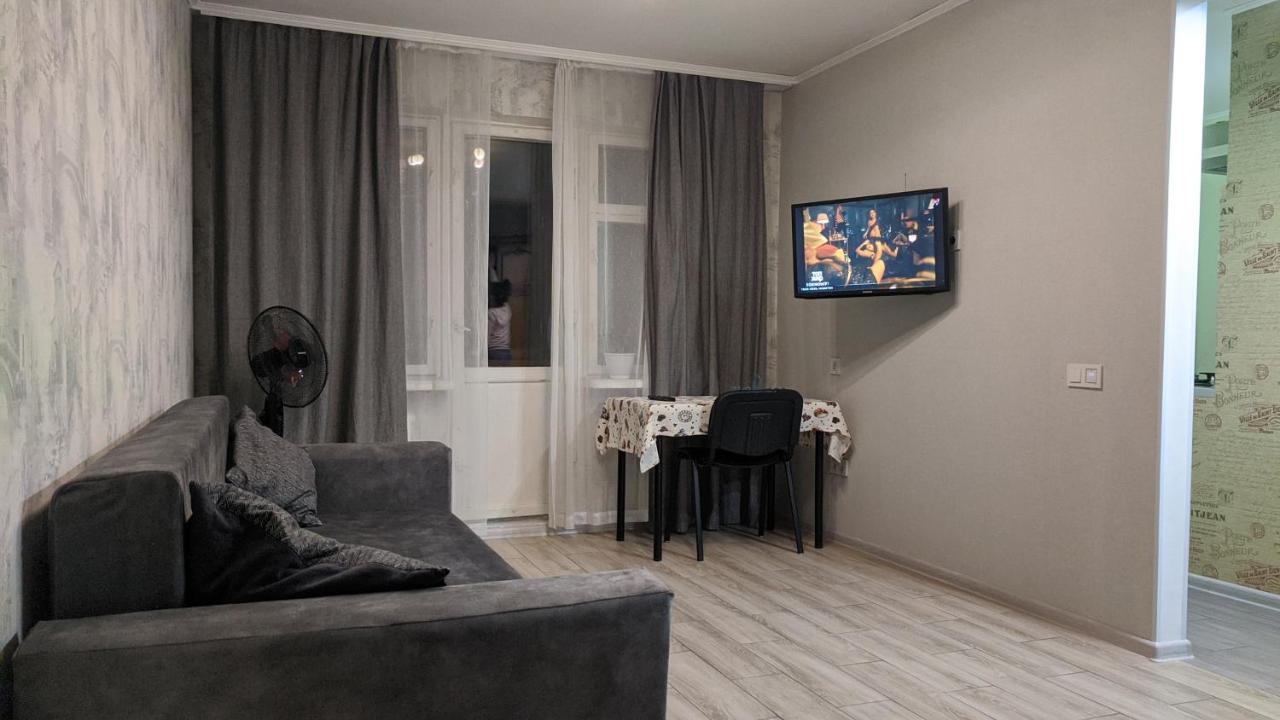 Apartment Near City Center On Peremohy Avenue 46 Tsjernihiv Eksteriør bilde