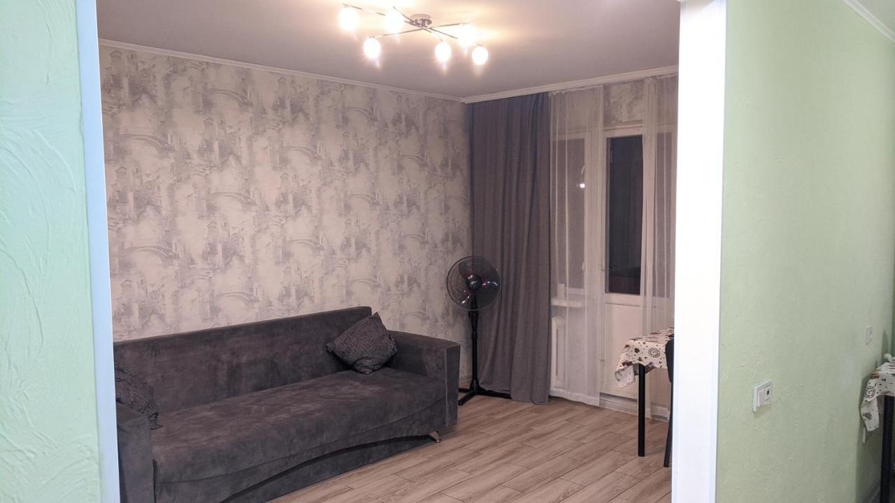 Apartment Near City Center On Peremohy Avenue 46 Tsjernihiv Eksteriør bilde