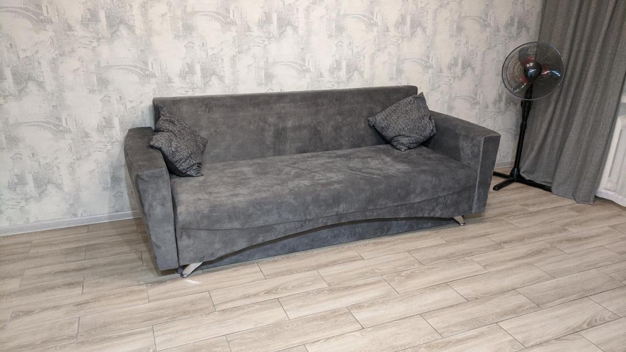 Apartment Near City Center On Peremohy Avenue 46 Tsjernihiv Eksteriør bilde