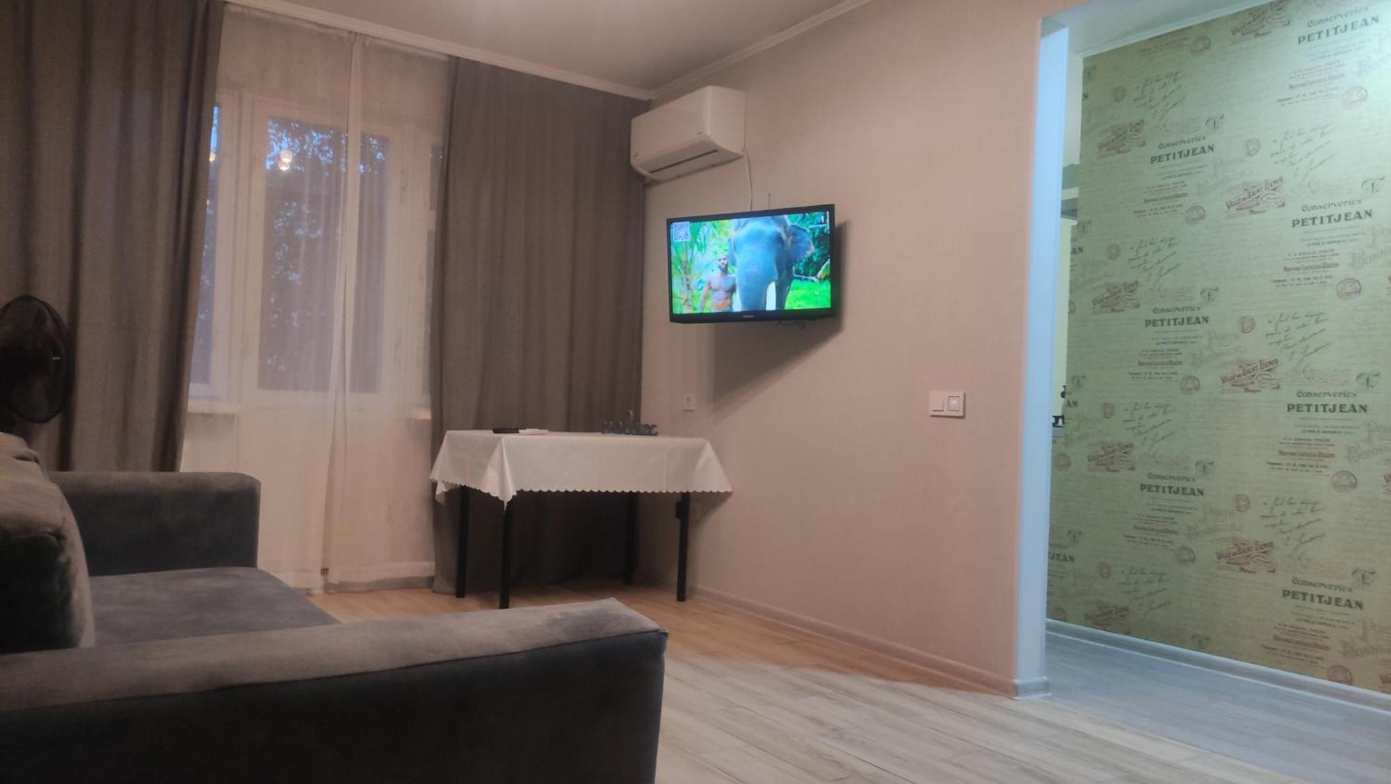Apartment Near City Center On Peremohy Avenue 46 Tsjernihiv Eksteriør bilde